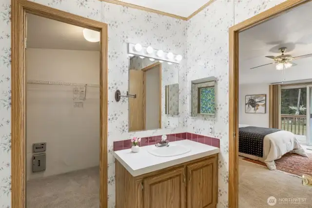 Primary en-suite with access to closet.
