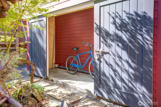 Bikes, boots, outdoor gear, hobbies - it all fits!