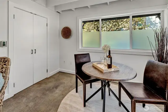 Easy-flow flexibile living room quickly re-sizes to manage expanded space when entertaining guests.