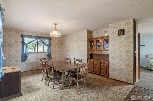 Entertainment size dining room.