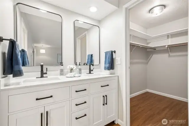 Walk in closet off to the right.