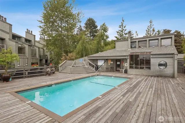 Wonderful outdoor pool to enjoy!