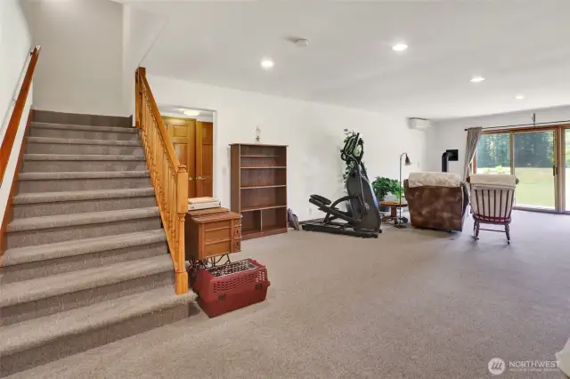Basement Level- Mother in Law unit, 1 bedroom, full kitchen.