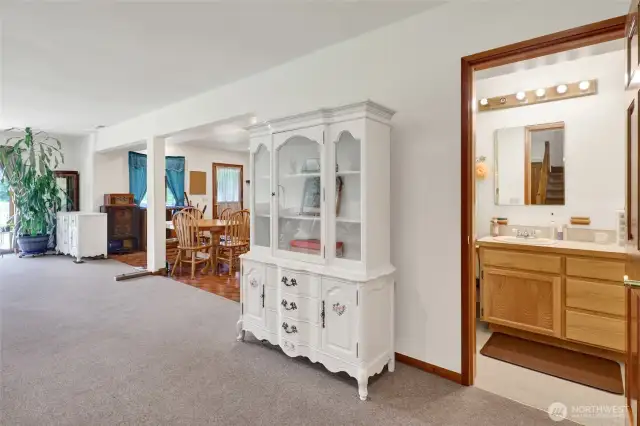 Lower level mother in law unit full bathroom.