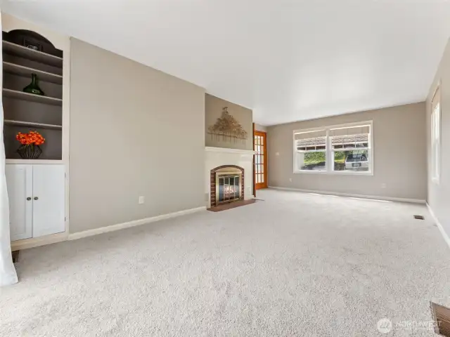 Spacious living room!