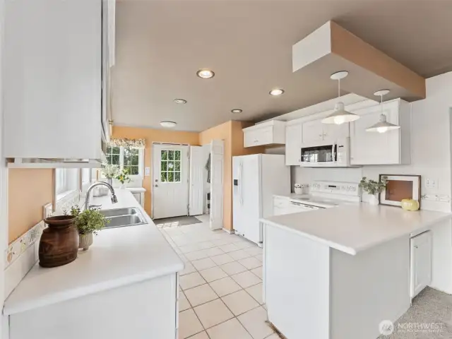 Another view of the kitchen