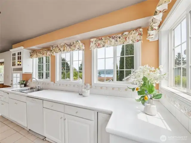 Lots of light in this kitchen!