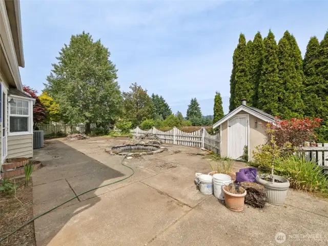 Another view of the patio.
