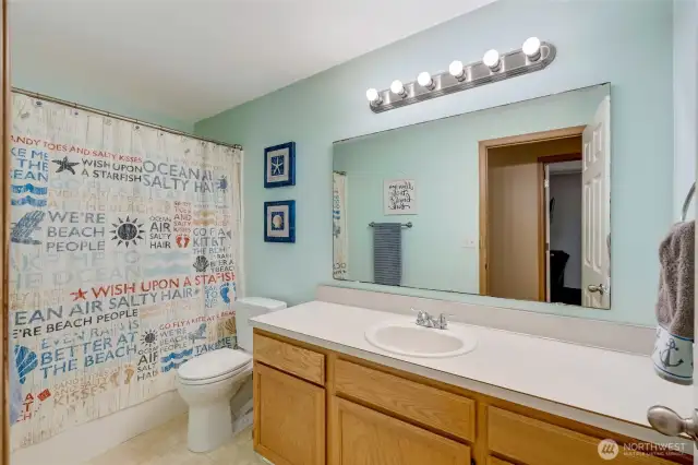 Full guest bathroom.