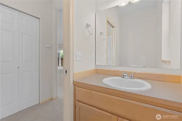 downstair half bathroom