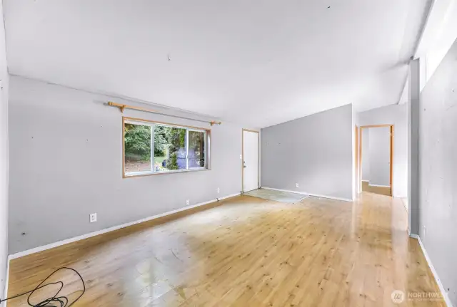 Vaulted ceiling gives and airy feeling
