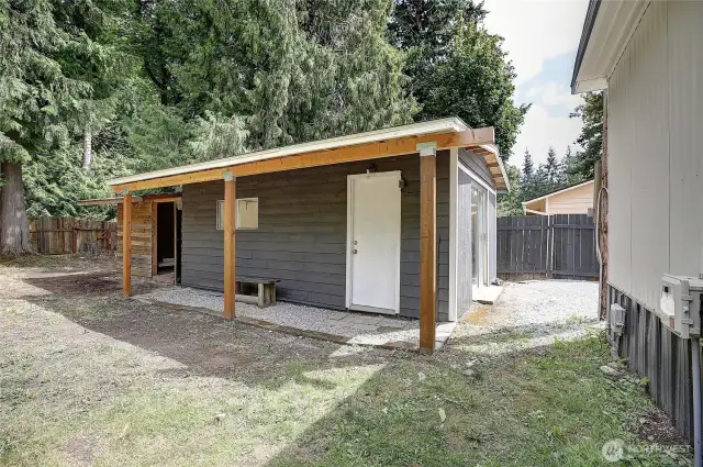 Additional dwelling that could be great for a potentially DADU or hobby shed, office, and so much more!