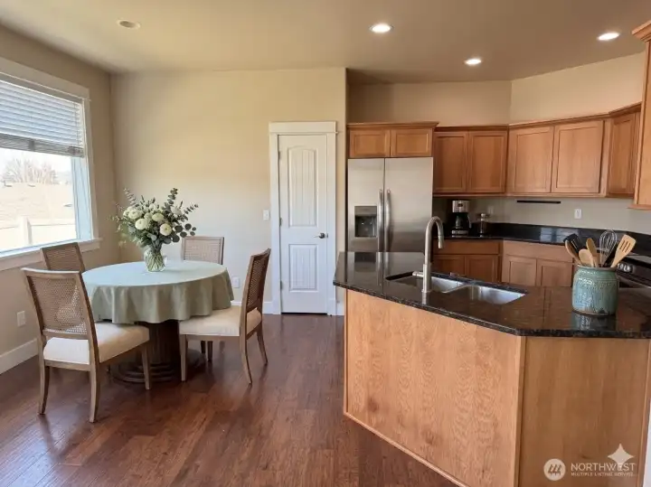 Kitchen with a perfect breakfast table