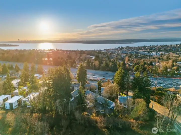 In a matter of minutes you can be walking over the pedestrian bridge to the Kirkland Corridor trail, Downtown Kirkland, Costco, joining in a pick up game of tennis or pickleball at the nearby courts, or making your daily commute on I-405