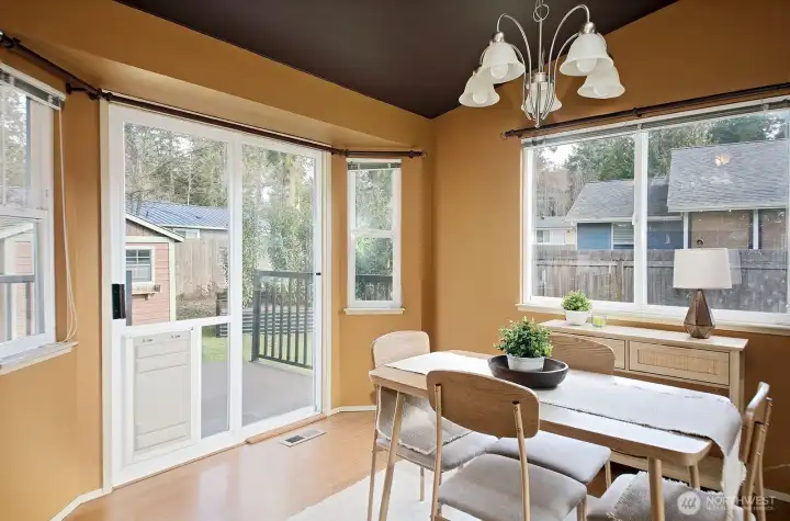 Glass panel stays with house to replace dog door panel