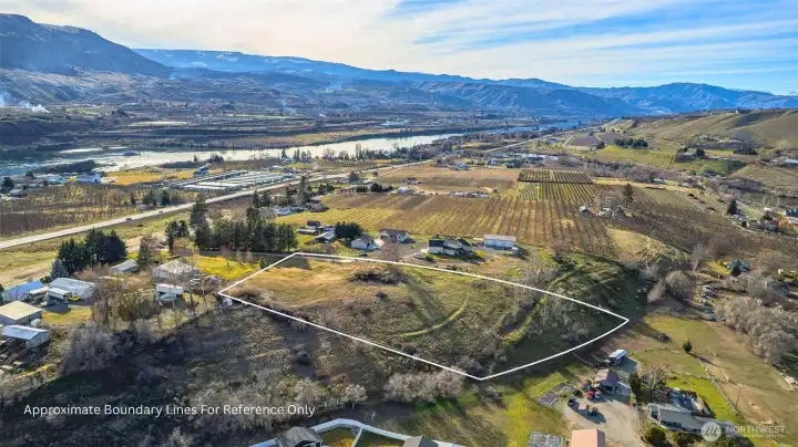 Stretch out on nearly 3 acres in Rock Island and design a property that truly fits your lifestyle. Whether you're envisioning a custom home with a large shop, space for toys, or an ADU for guests or rental income (buyer to verify), this property offers the freedom to build it your way.