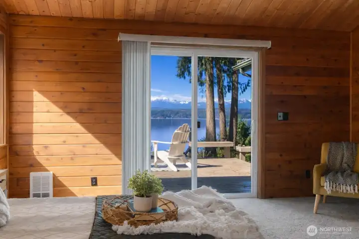 There’s something pretty incredible about enjoying mountain and water views from the coziness of your bed... it turns even the most commonplace moments into something special.