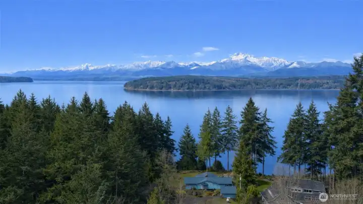 Simply stunning... the kind of beauty that makes you pause and take it all in.