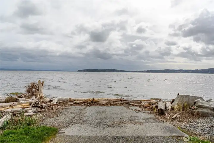 Public boat launch at Mariner's Cove.