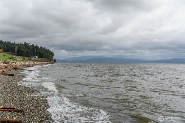 Public Beach access at Mariner's Cove.