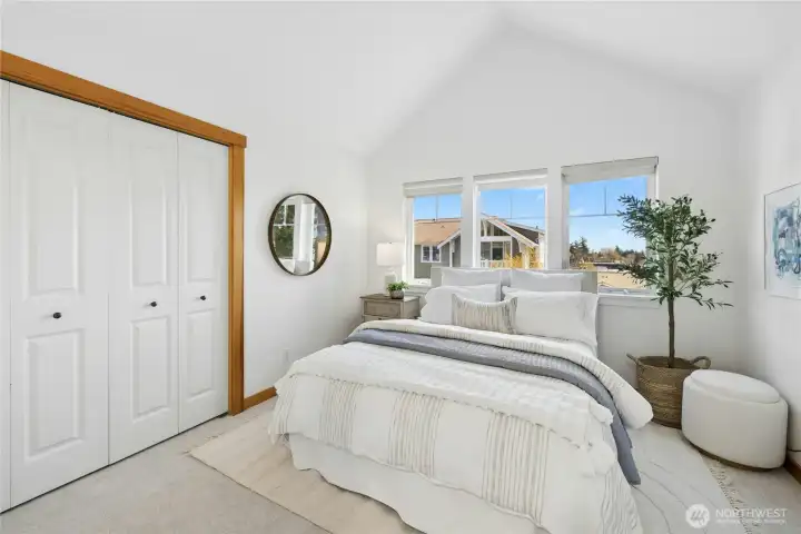 Second bedroom (upstairs).