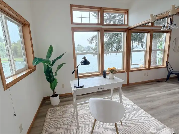 More amazing views are in this office behind the kitchen