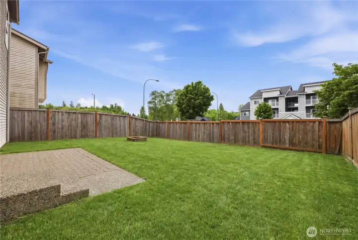 This is what the yard will look like once it is freshened up! (This is AI grass to show you what it could look like with a bit of work) This is what the yard will look like once it is freshened up! (This is AI grass to show you what it could look like with a bit of work)