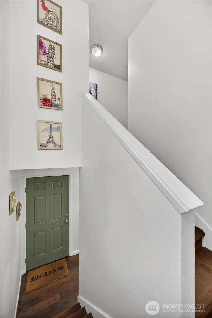 Tall ceilings leading from downstairs to upstairs. Tall ceilings leading from downstairs to upstairs.