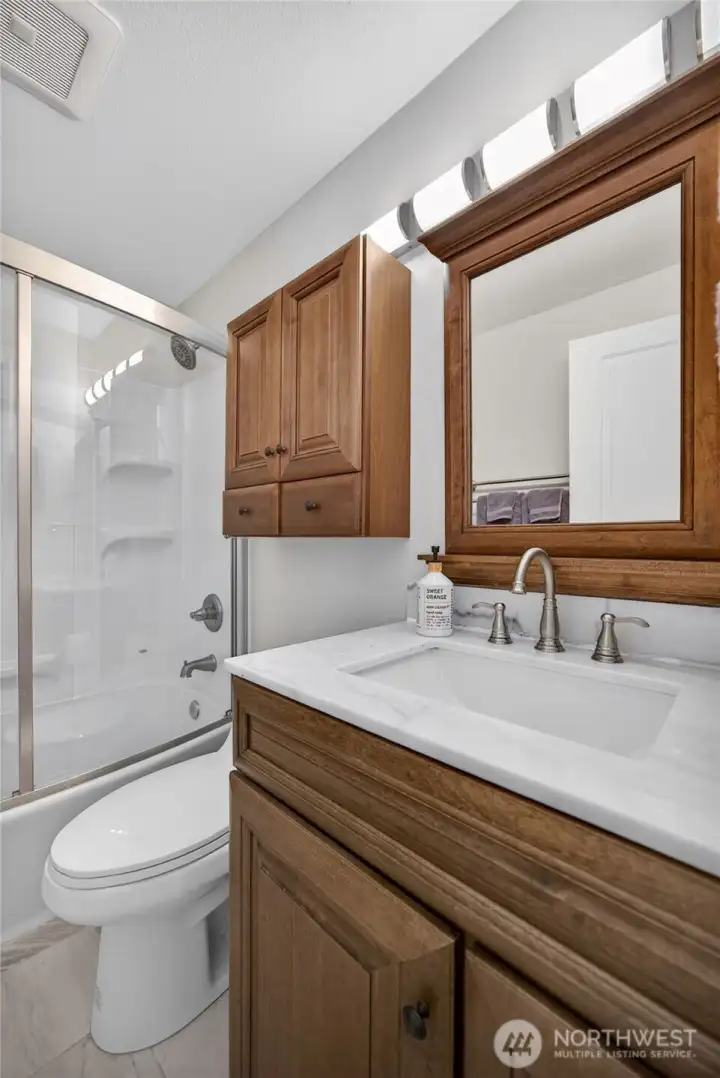 Upstairs full bathroom. Upstairs full bathroom.