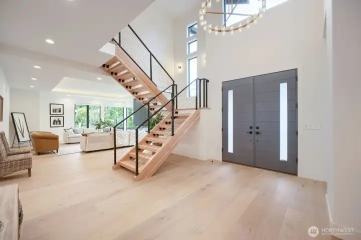 20-Foot Ceiling Foyer 20-Foot Ceiling Foyer