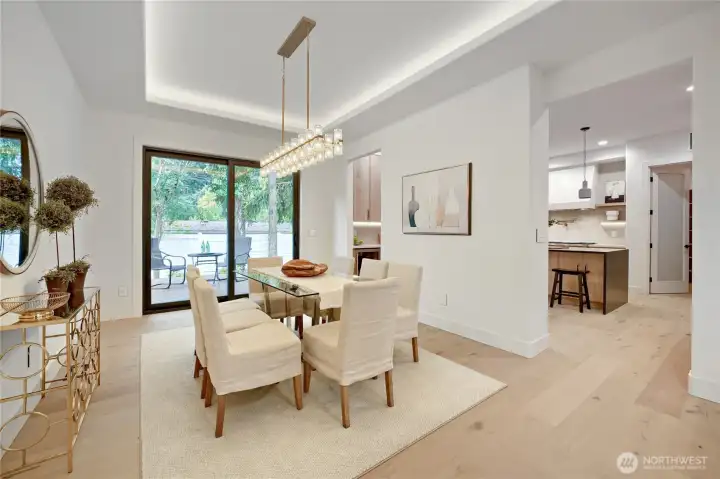 Dinning Room Opens to the Backyard Dinning Room Opens to the Backyard