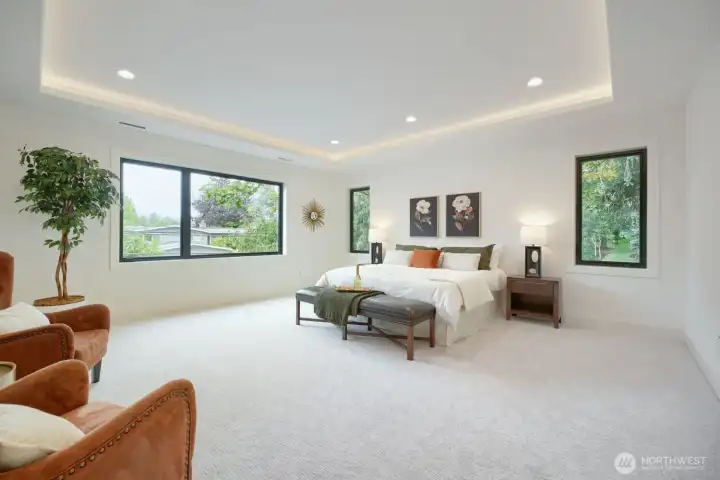 Large Primary Ensuite Large Primary Ensuite