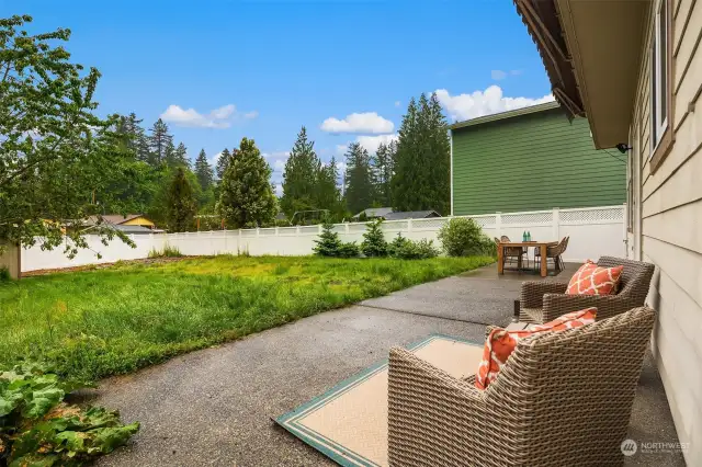 Located on an 8,395 square foot lot, enjoy an extra large, flat and grassy backyard!