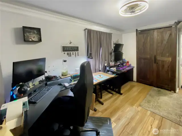 Bedroom/Office