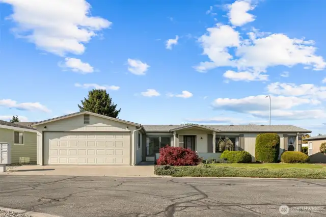 Welcome to 1710 Clark Drive in Wenatchee, WA. in the sought-after Twin Peaks 55+ Park.