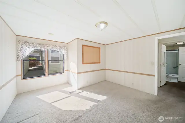 3rd bedroom or office.