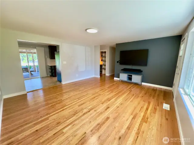 Living room opens up into eating space