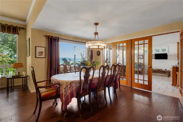 Beautiful French doors from dining room to kitchen