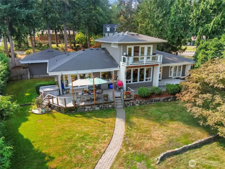 Architecturally pleasing lines, glorious decks, privacy, a lovely waterfront home!