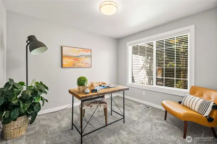 Office/Den on main floor - possible 4th bedroom?