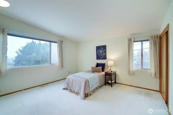 2nd bedroom upstairs