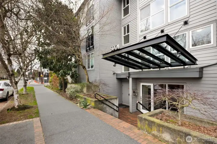 Right in the heart of it all on Phinney Ave N - where morning coffee runs, weekend strolls, and neighborhood favorites are part of daily life.