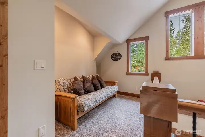 extra sleeping nook with pullout sofa bed