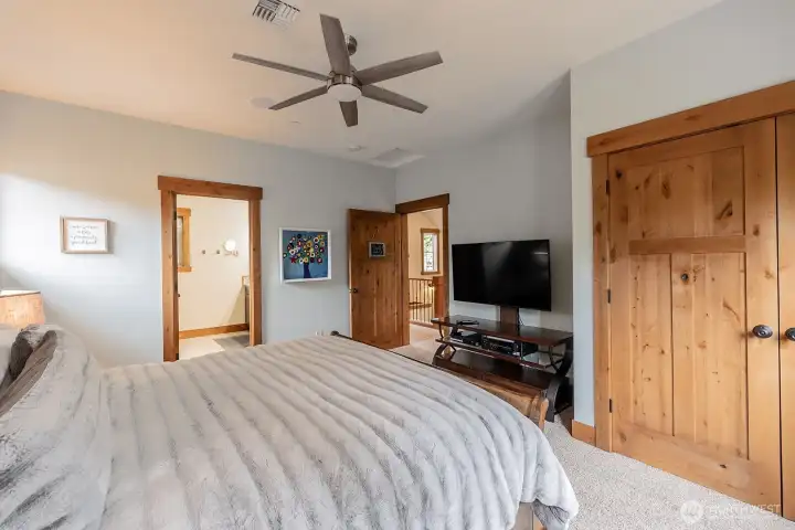 primary bedroom king size