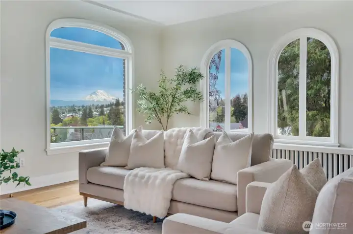 Wake up to Mt. Rainier. Fall asleep to Commencement Bay.