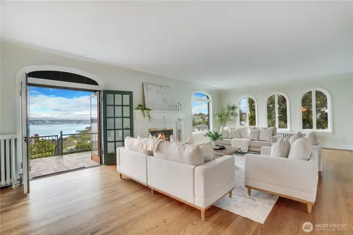 Where the living room ends and Commencement Bay begins.