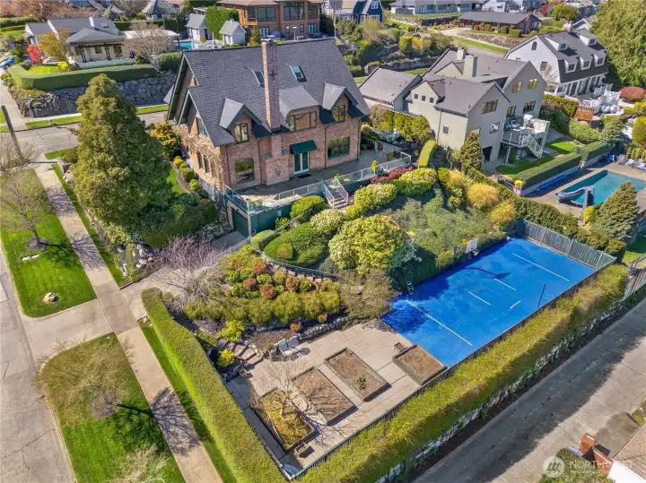 Corner lot. Proctor, Old Town, and Annie Wright at your doorstep.