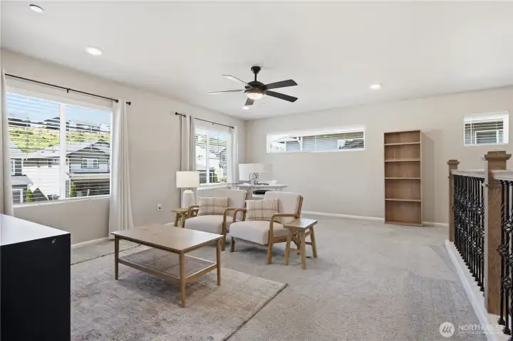 Plenty of natural light through large windows. Plenty of natural light through large windows.