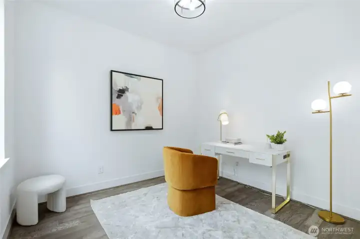 Great tucked away bonus space perfect for office, media, or playroom