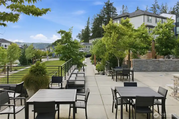 Clubhouse, gathering space, and green space to expand your outdoor living!
